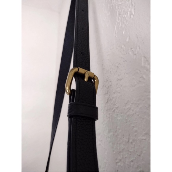 Coach Black Leather Shoulder Bag with Gold 'C' Front Accent - Picture 3 of 10
